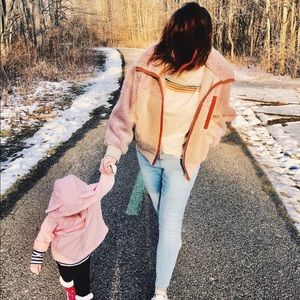 American Eagle size small (oversized) winter jacket.